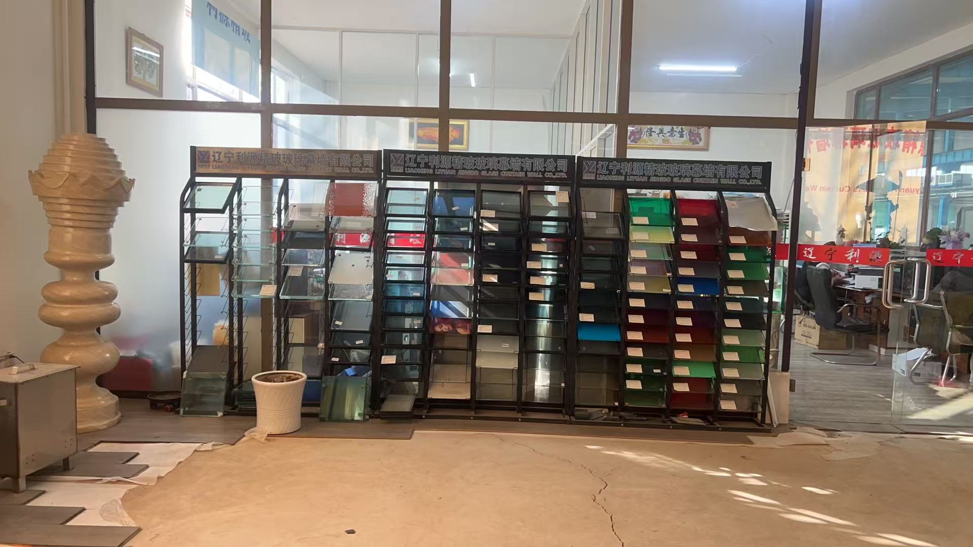 贵阳市工程玻璃批量采购彩轴玻璃 - 一站式服务